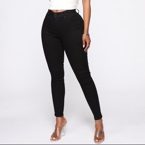 All black body shaping jeans